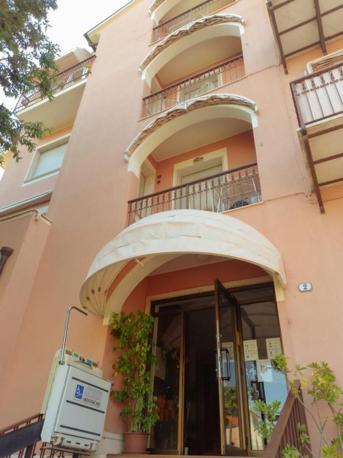 Aparthotel Cherie 3*